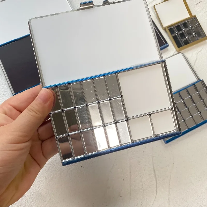 Palette aquarelle vide ultra-fine – Boîte magnétique portable de voyage avec godets amovibles – Image 3