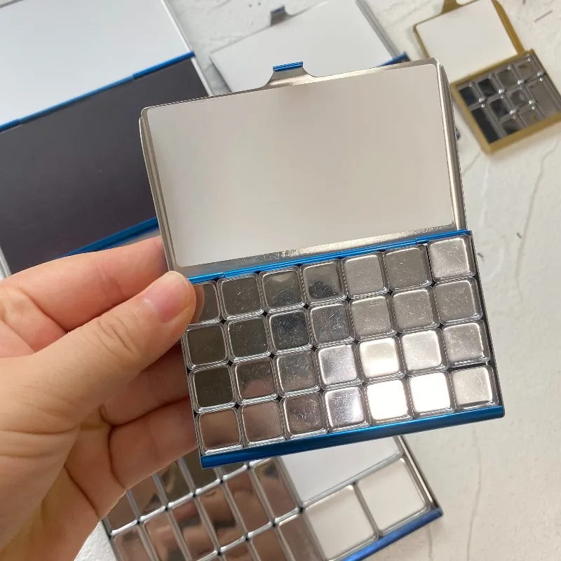 Palette aquarelle vide ultra-fine – Boîte magnétique portable de voyage avec godets amovibles – Image 4